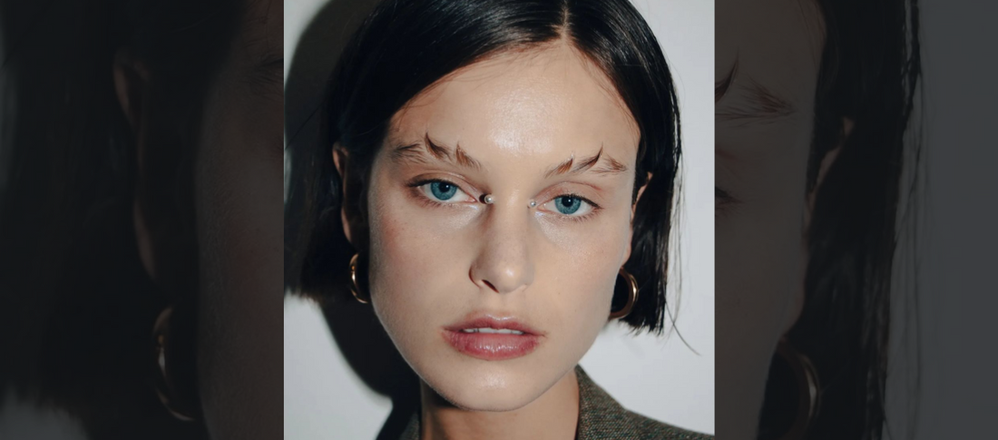 London Fashion Week's Grunge Style Eyebrow Look is 2022's Biggest Mood Yet